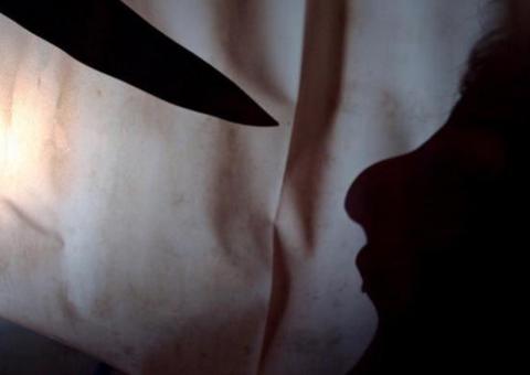 Ex-pastor mata esposa a facadas, fere filho e sobrinho da vítima e tenta se matar