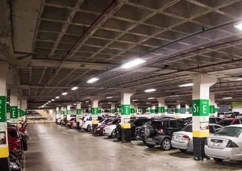 CMM aprova lei que multa em R$ 1 mil prédios comerciais que cobram por estacionamento