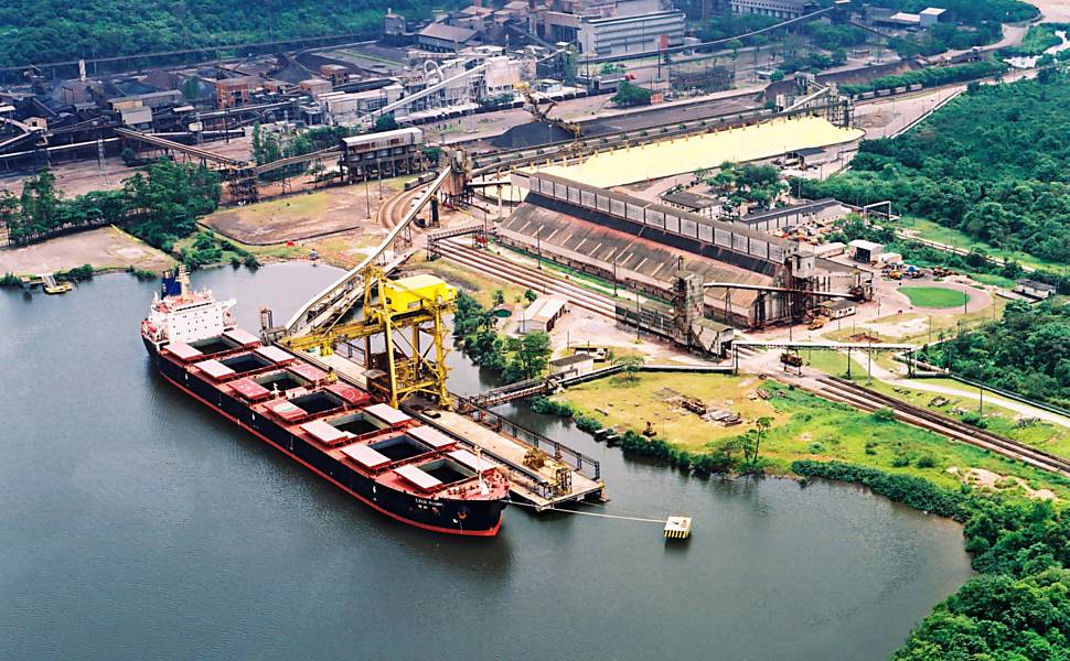 Bolsonaro planeja leiloar seis terminais portuários no Pará