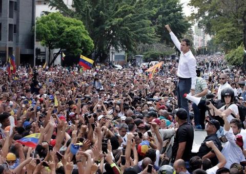 Chavismo anuncia investigação contra Guaidó por suposto envolvimento com apagão