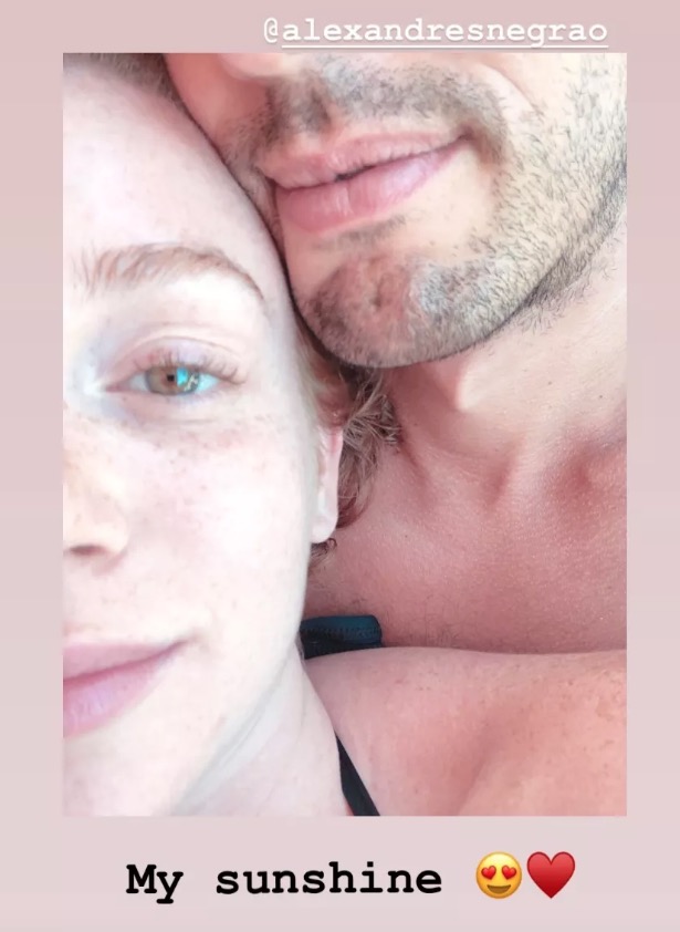 Marina Ruy Barbosa posa com marido e ironiza fake news