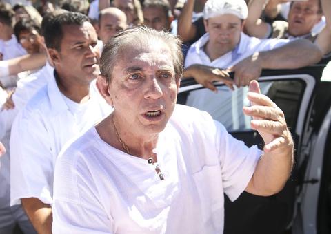 João de Deus consegue habeas corpus, mas permanecerá preso