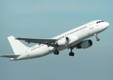 Mais de 200 venezuelanos são levados de Roraima para 8 estados