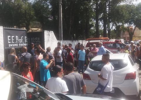 Crianças de escola em Suzano se esconderam em banheiro para escapar de atiradores 