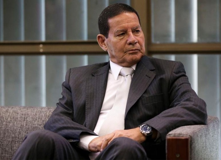 Mourão lamenta massacre em Suzano e culpa videogames violentos