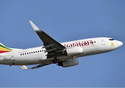 Boeing suspende operações de aeronaves do modelo que caiu na Etiópia