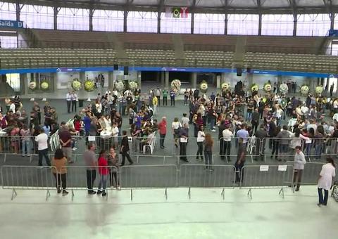 Seis vítimas de massacre em escola de Suzano são veladas em Arena 