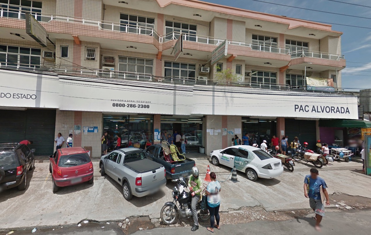 Policial civil se irrita, agride atendente e quebra computadores no PAC de Manaus 