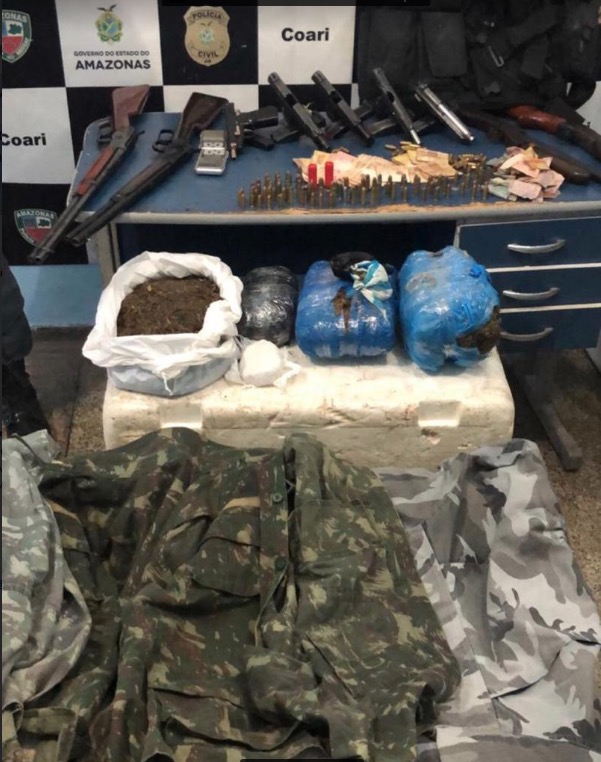 Armas, drogas e lancha de ‘piratas’ são apreendidas durante operação no Amazonas