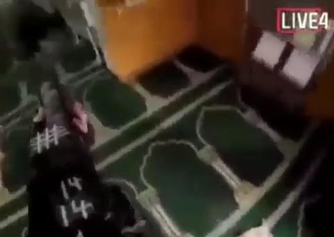 Vídeo impactante mostra início de ataque a mesquita na Nova Zelândia