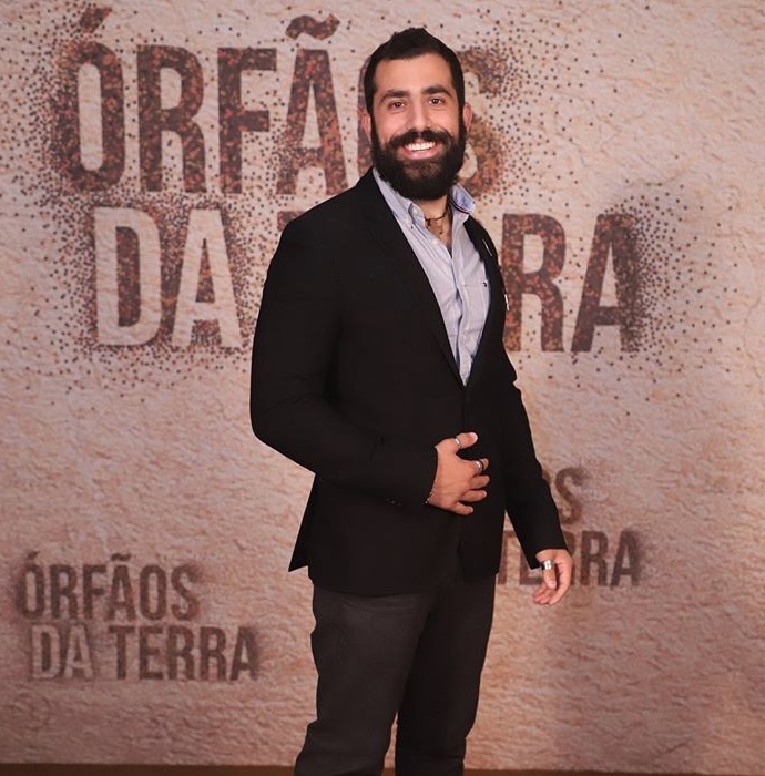 Ex-bbb Kaysar estreia em novela e comemora trabalho na Globo
