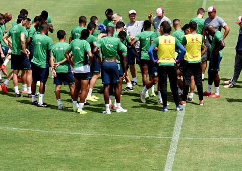 Por atrasos salariais, jogadores do Flu voltam a fazer greve em treino