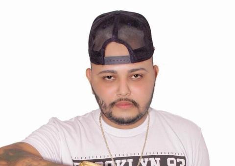 Cantor de forró é multado em R$ 800 pelo Ibama após vídeo com porco 