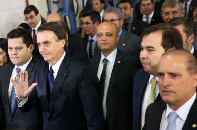 Bolsonaro se reúne com Rodrigo Maia e chefes de Poderes para articular reforma da Previdência