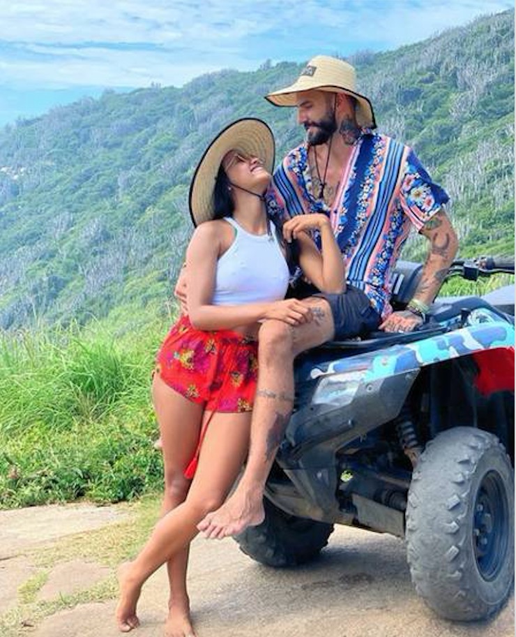 Ex-BBBs Gleice e Wagner festejam um ano de namoro em viagem romântica 