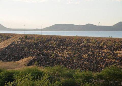 250 famílias são retiradas de cidade no Ceará por risco de barragem se romper