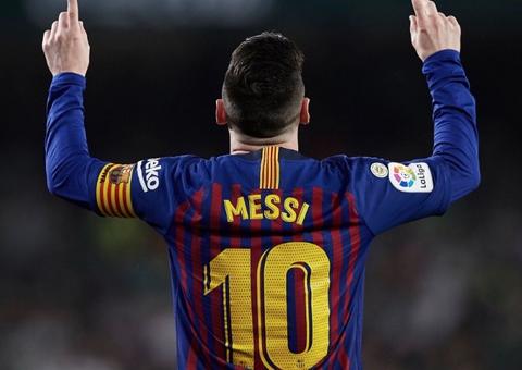 Após brilhar pelo Barça, Messi faz primeiro treino em volta à seleção argentina