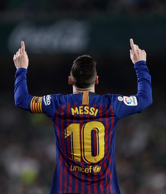 Após brilhar pelo Barça, Messi faz primeiro treino em volta à seleção argentina