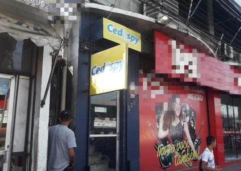 Trio invade escola profissionalizante e toca terror durante assalto em Manaus 