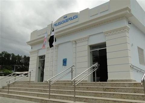 Mulher queima partes íntimas do marido ao descobrir que ele abusava da filha