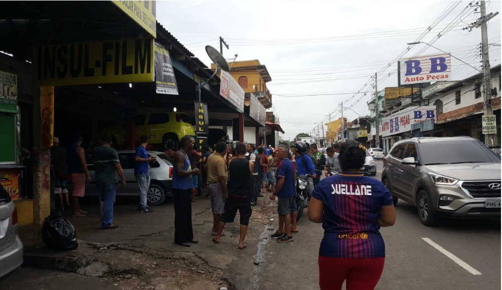 Homem é hospitalizado após ser atingido por cerca de 10 tiros enquanto trabalhava em Manaus