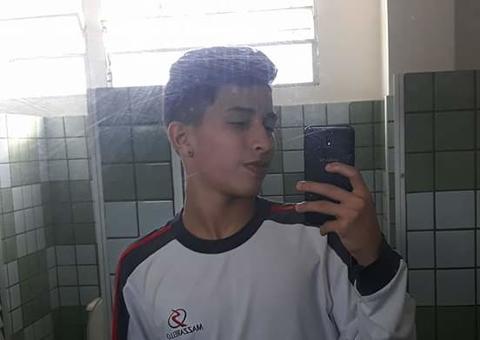 Adolescente morre eletrocutado enquanto brincava com amigos em Manaus