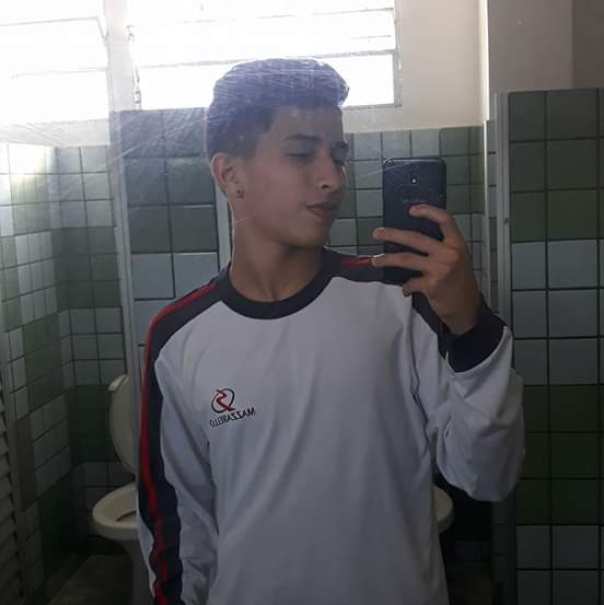 Adolescente morre eletrocutado enquanto brincava com amigos em Manaus