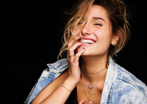 Em clima de romance, Sasha Meneghel curte viagem paradisíaca com namorado