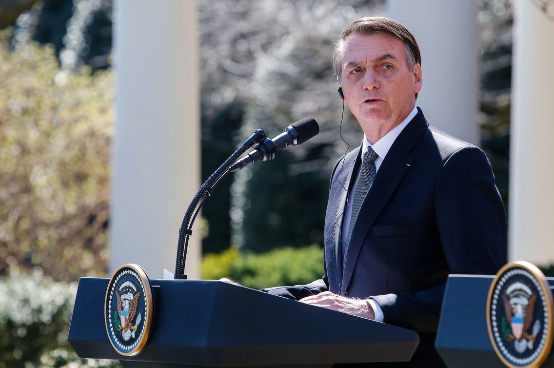 Bolsonaro joga responsabilidade pelo aumento dos combustíveis para os Estados 