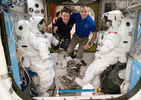 Nasa confirma a 1ª caminhada espacial feita só com mulheres