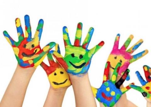 Exposição em Manaus traz desenhos de crianças com autismo 