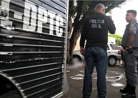 Homem é encontrado morto com sinais de tortura e dedos cortados em Manaus