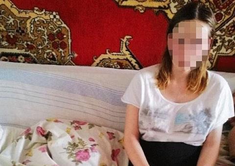 Mãe degola recém-nascida de apenas 3 semanas durante ataque de ciúmes 