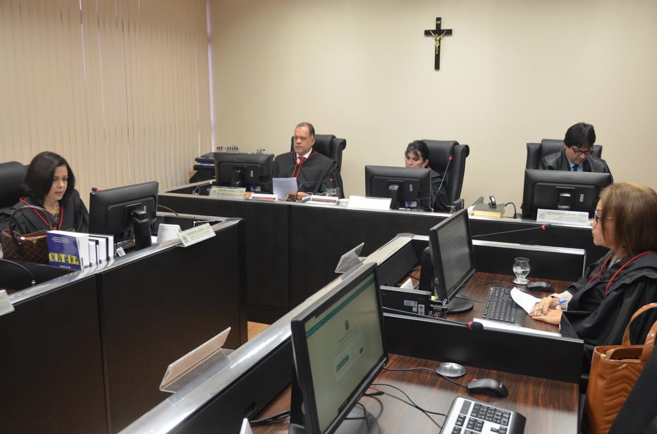 Trabalhadora que engravidou no curso do aviso prévio vai receber indenização em Manaus 