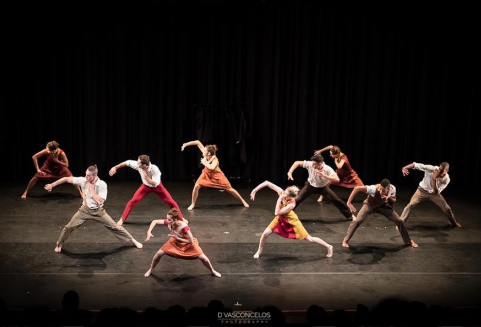 Cisne Negro Cia. de Dança apresenta espetáculo no Teatro Amazonas