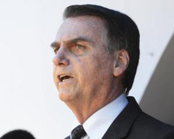 'Cada um responda pelos seus atos', diz Bolsonaro sobre prisão de Temer