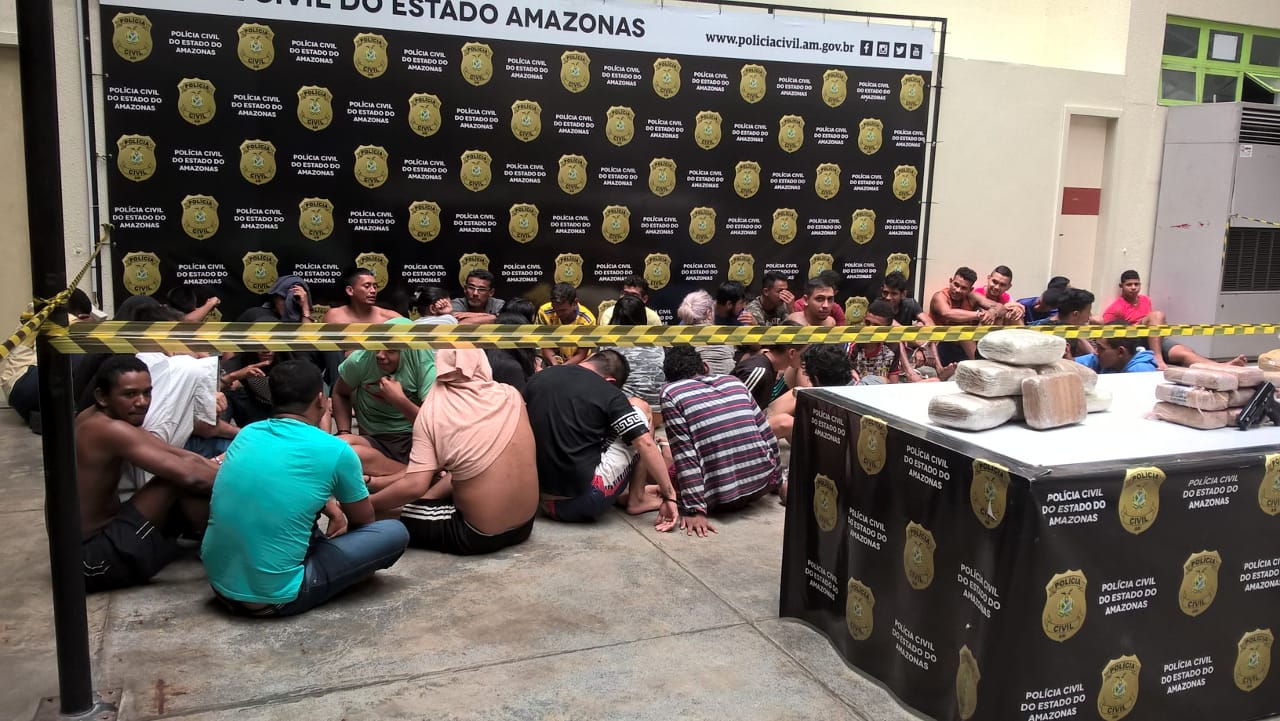 Grupo é preso por usar farda da polícia durante execuções em Manaus