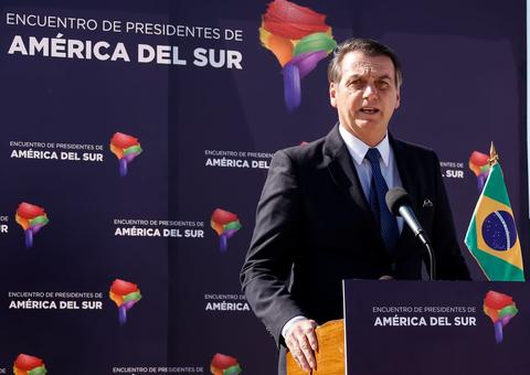 No Chile, Bolsonaro fala sobre homofobia e intervenção militar na Venezuela