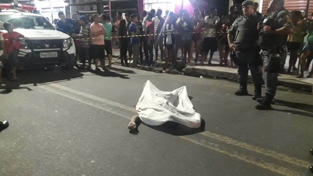 Assaltante é morto a tiros por vigilante durante tentativa de assalto a panificadora em Manaus