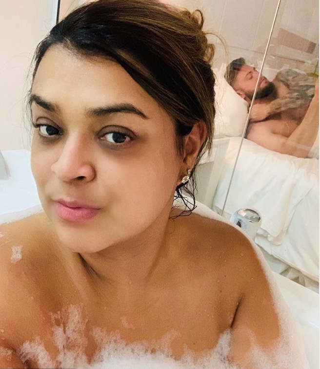 Após polêmica por conta de celulites, Preta Gil surge completamente nua e causa na web