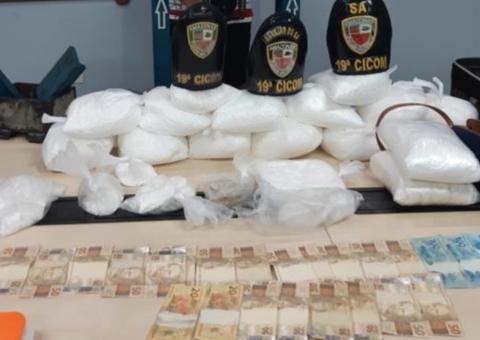 Homem é preso com 25 quilos de cocaína em Manaus 