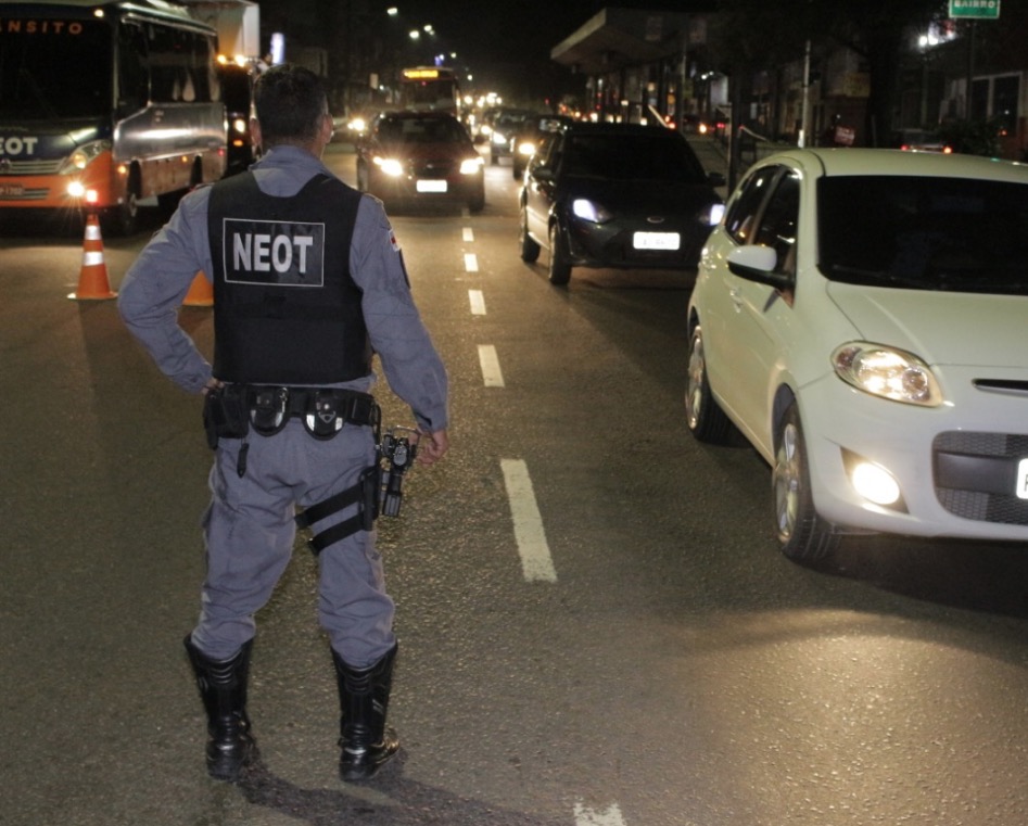 30 motoristas são flagrados pelo Detran dirigindo embriagados em Manaus