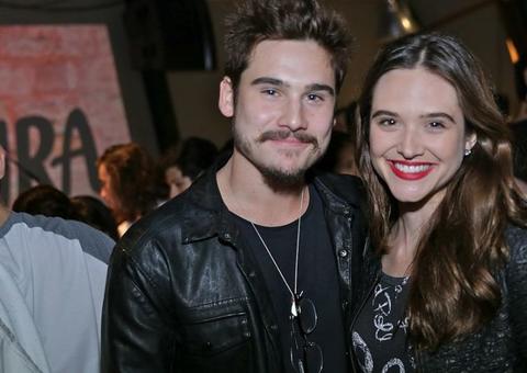Juliana Paiva e Nicolas Prattes terminam namoro