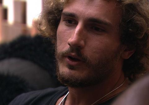  Elana e Alan batem boca após ‘Jogo da Discórdia’ 