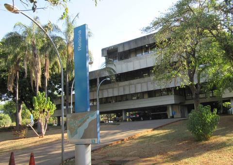 Estudante é preso ao ser flagrado filmando mulheres no banheiro de universidade