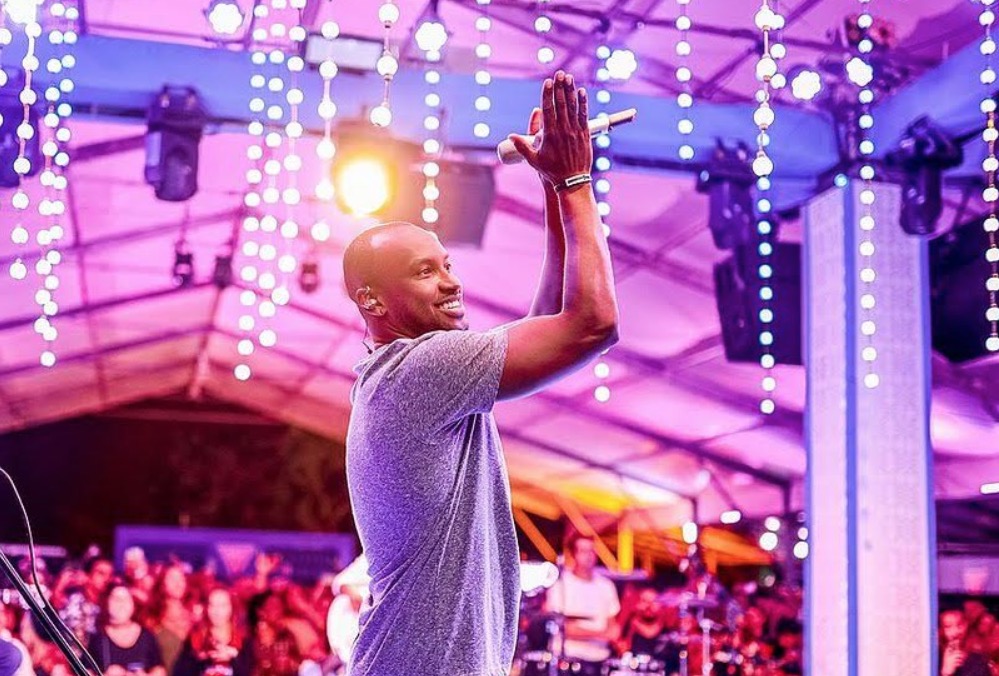 Thiaguinho volta a Manaus com os últimos shows da turnê Tardezinha