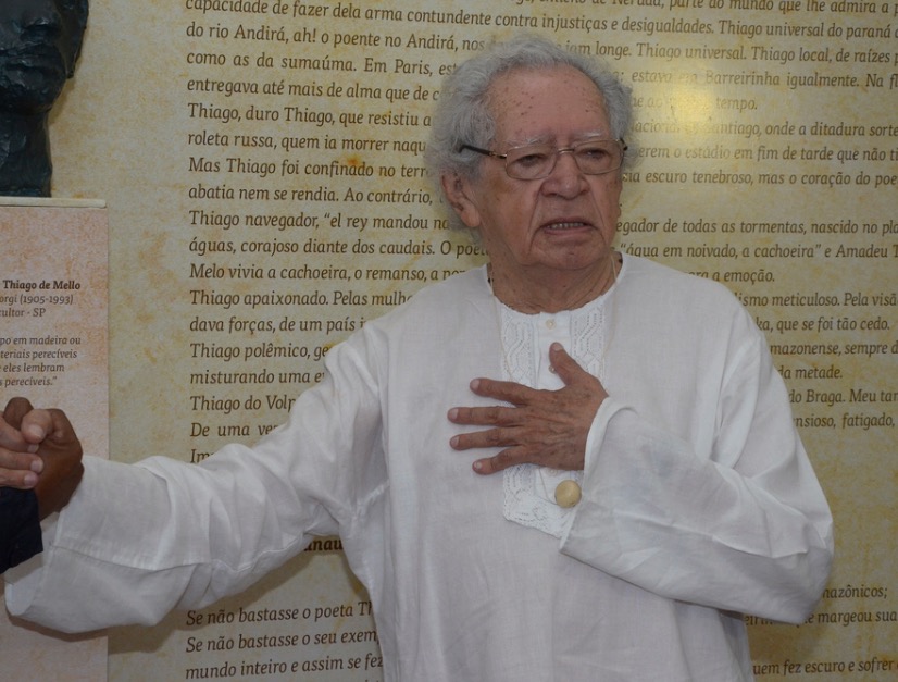 Concerto ‘Faz escuro mas eu canto’ comemora 93 anos do poeta Thiago de Mello