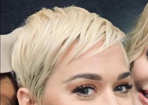 Katy Perry posta mensagem enigmática e levanta suspeitas de gravidez