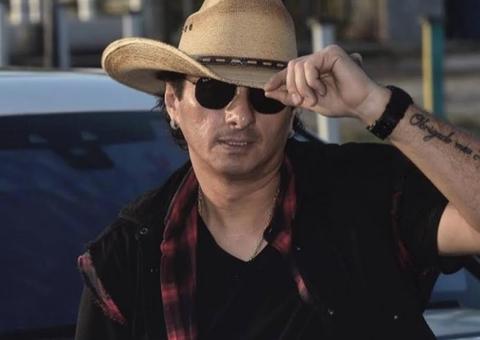 Cantor Vicente Nery é atração nacional do João de Barro neste fim de semana