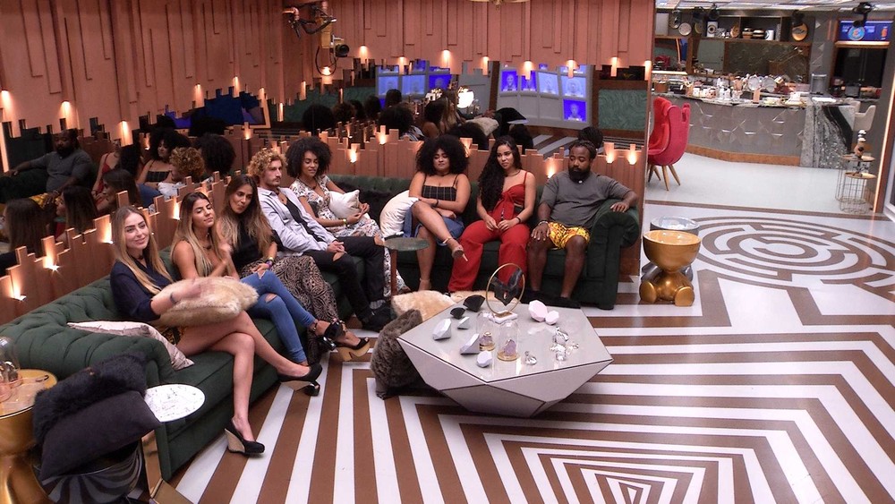 Internautas criam a hashtag #PiorBBB após resultado de Paredão